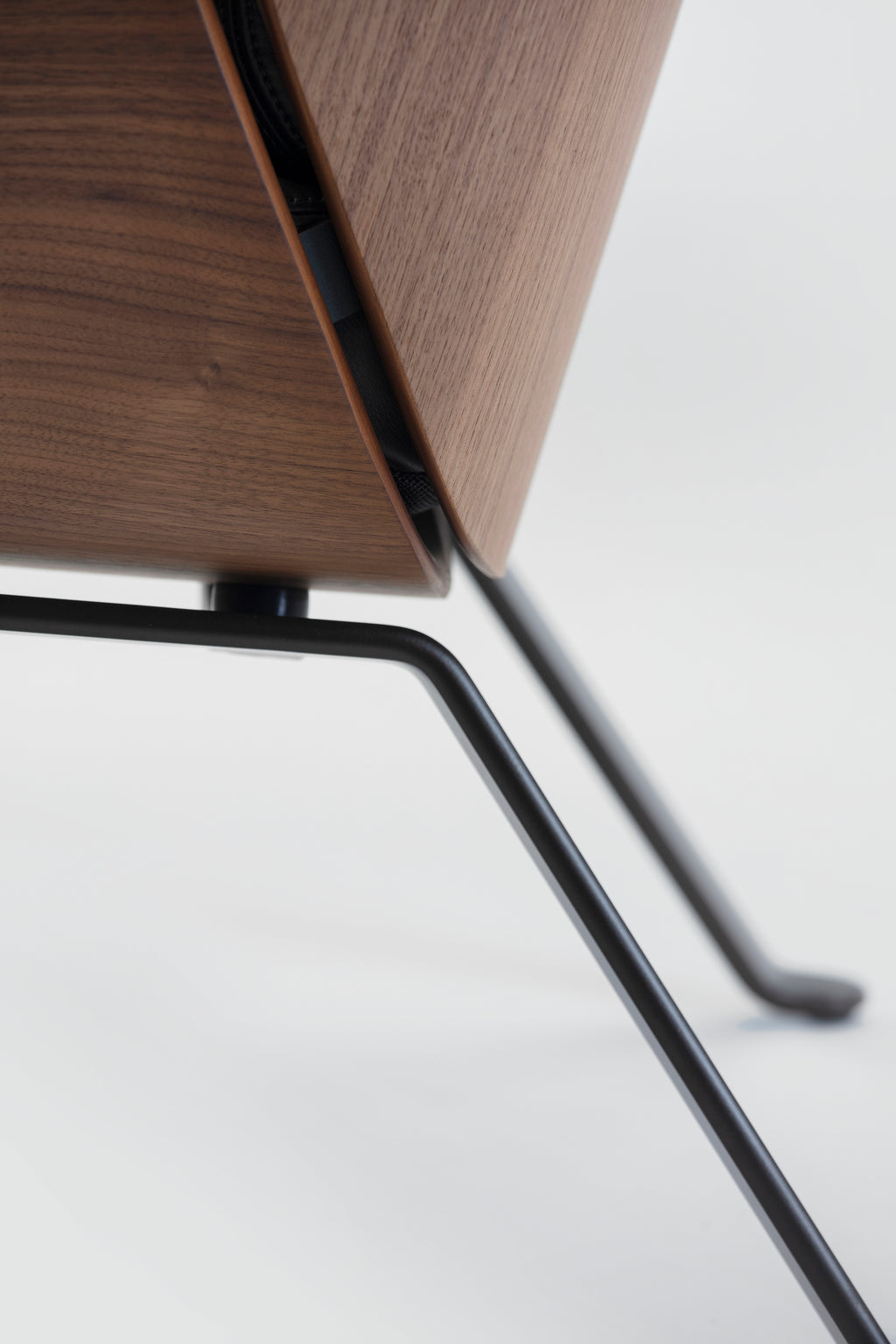 REI EASY CHAIR WITH ARMREST
