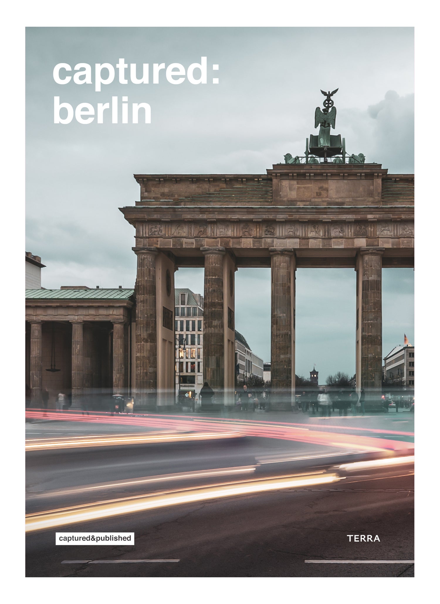 BOEK - CAPTURED BERLIN
