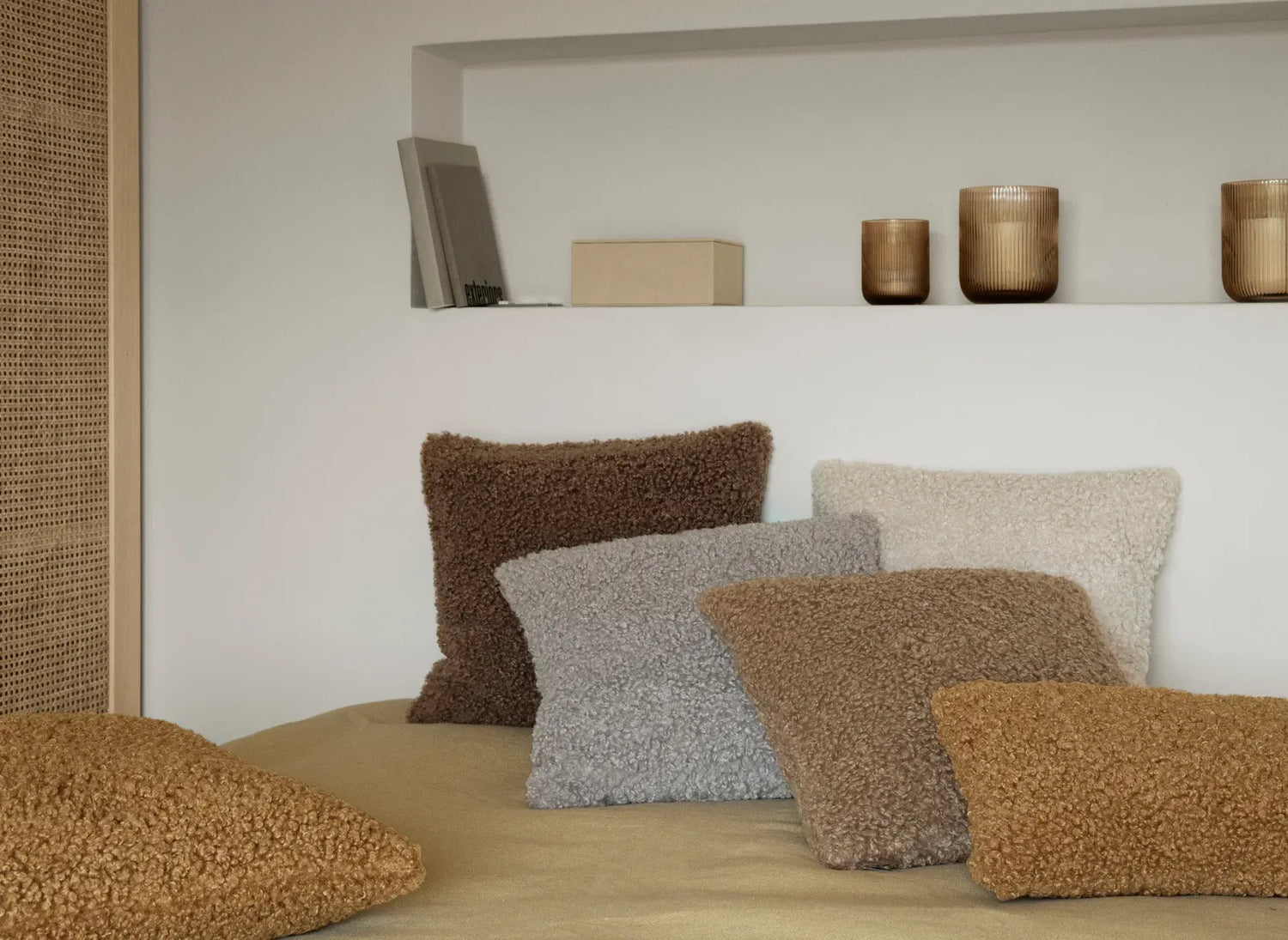 TEDDY KUSSEN - 50x50 - TAN