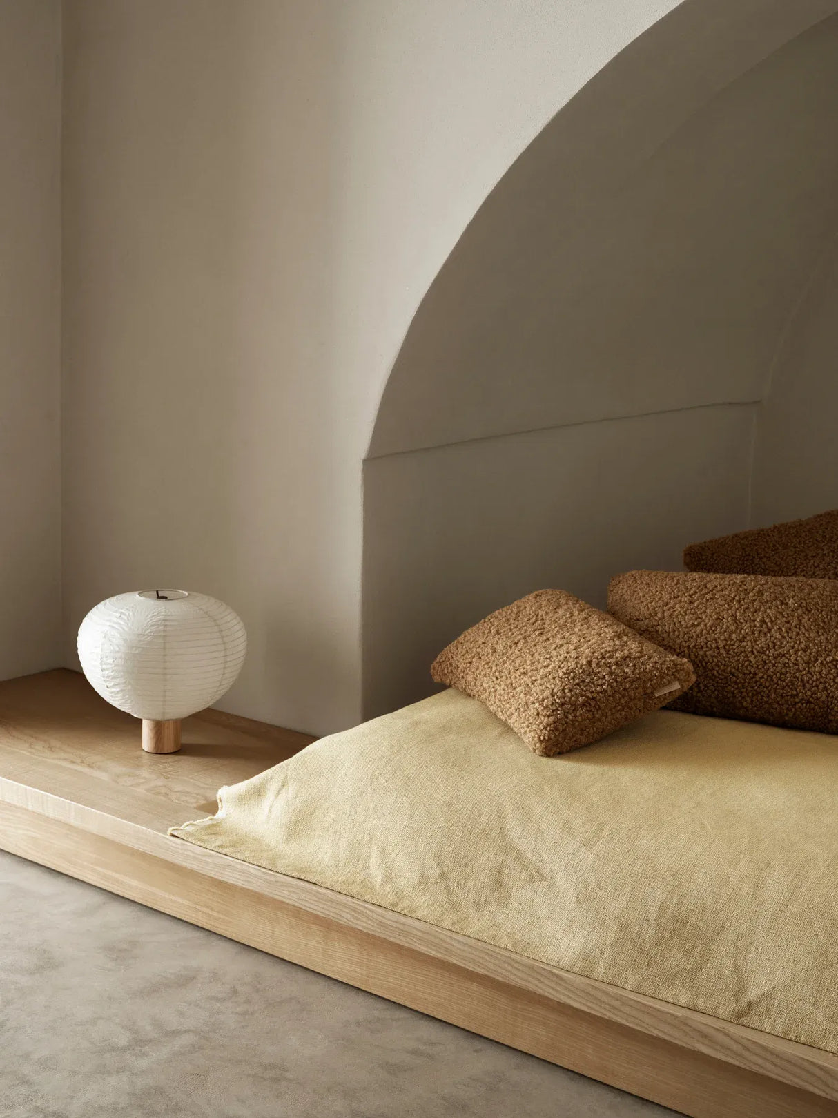 TEDDY KUSSEN - 50x50 - TAN