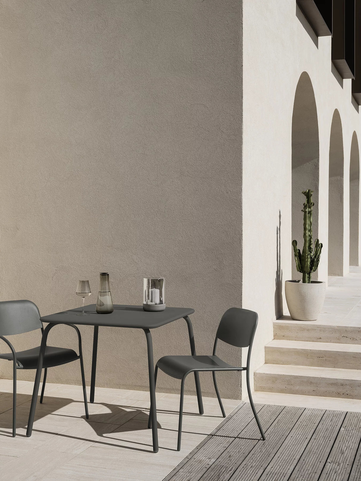 YUA CHAIR - GRANITE GRAY