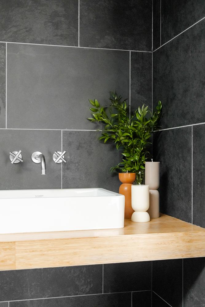 KAARS ORGANISCHE VORM  / KLEI / MEDIUM