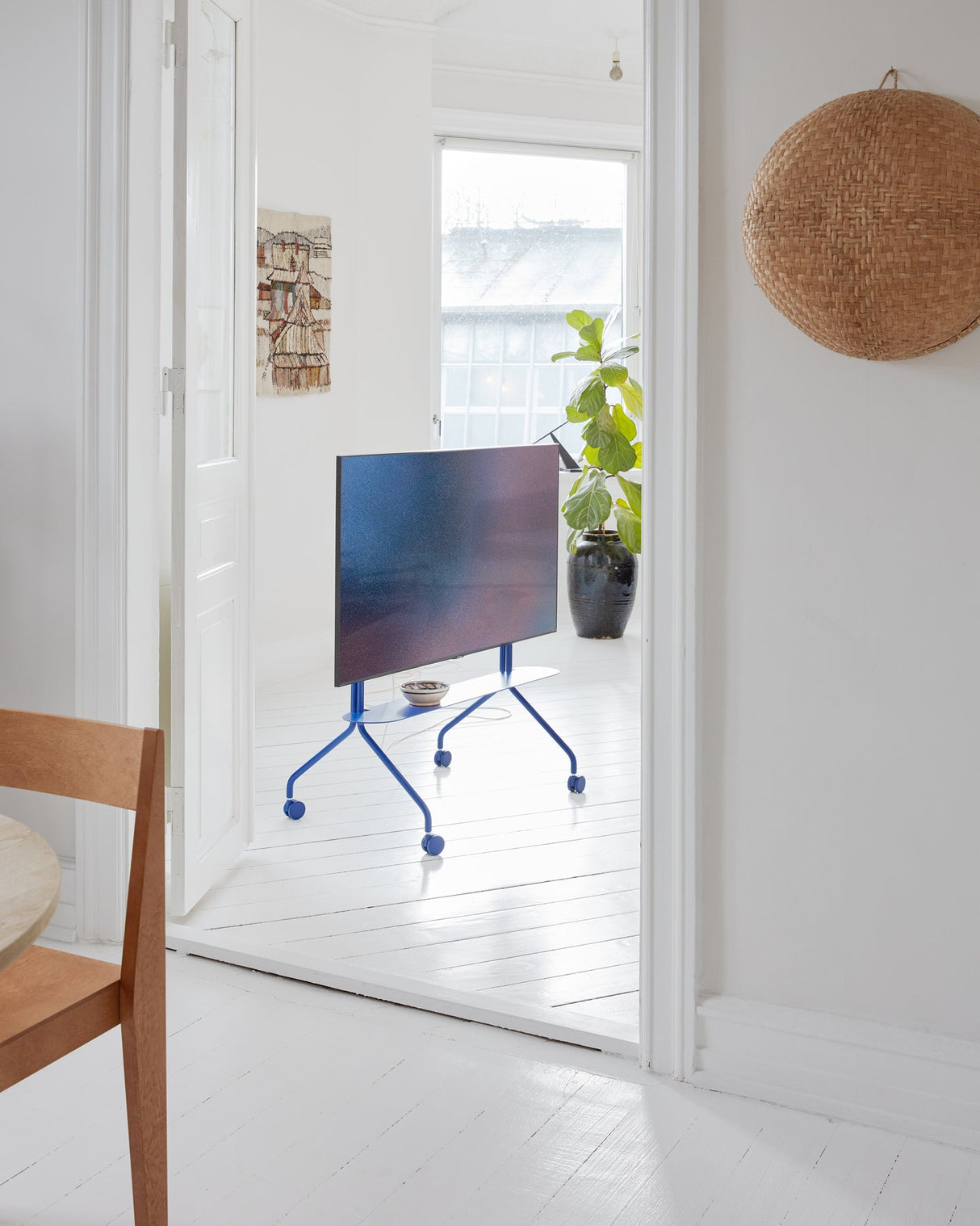 TV STAND MOON ROLLIN' - MARINE