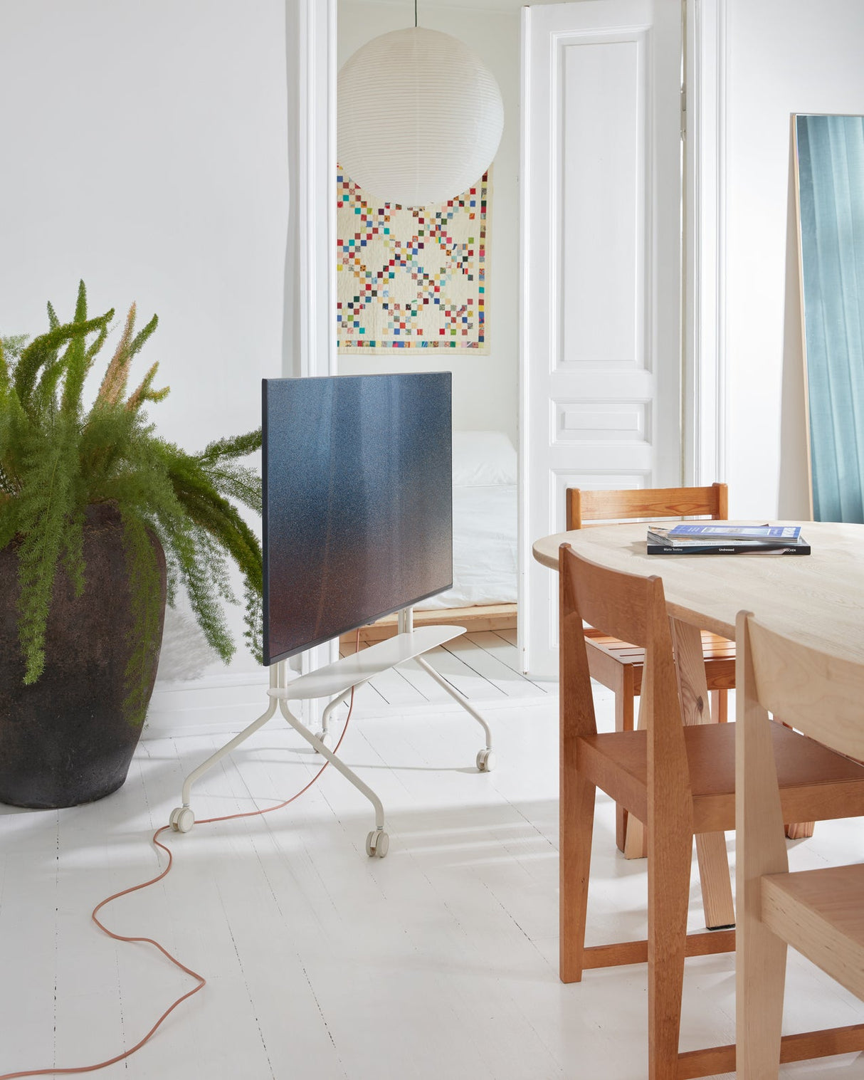 TV STAND MOON ROLLIN' - PEARL