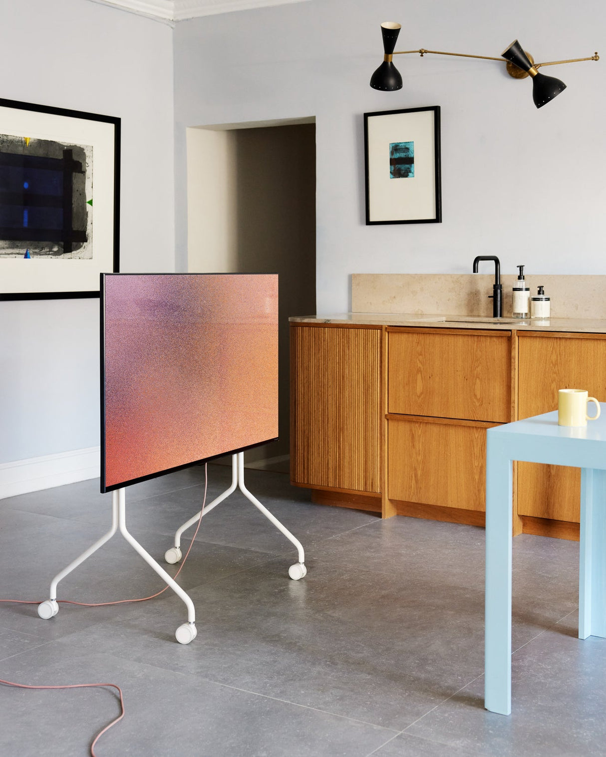 TV STAND MOON ROLLIN' - PEARL