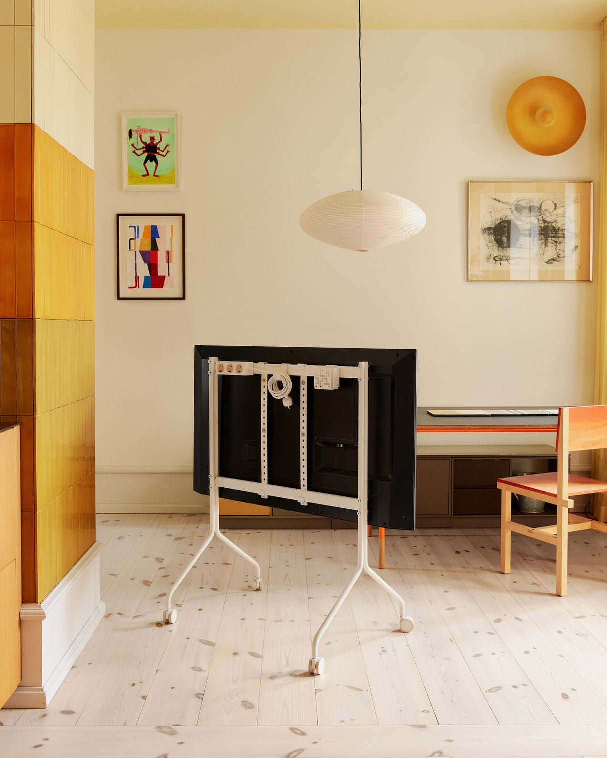 TV STAND MOON ROLLIN' - PEARL