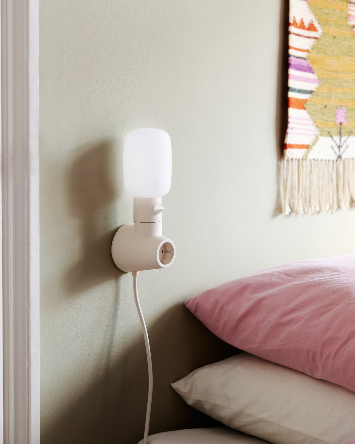 PLUG-IN LAMP - PEARL