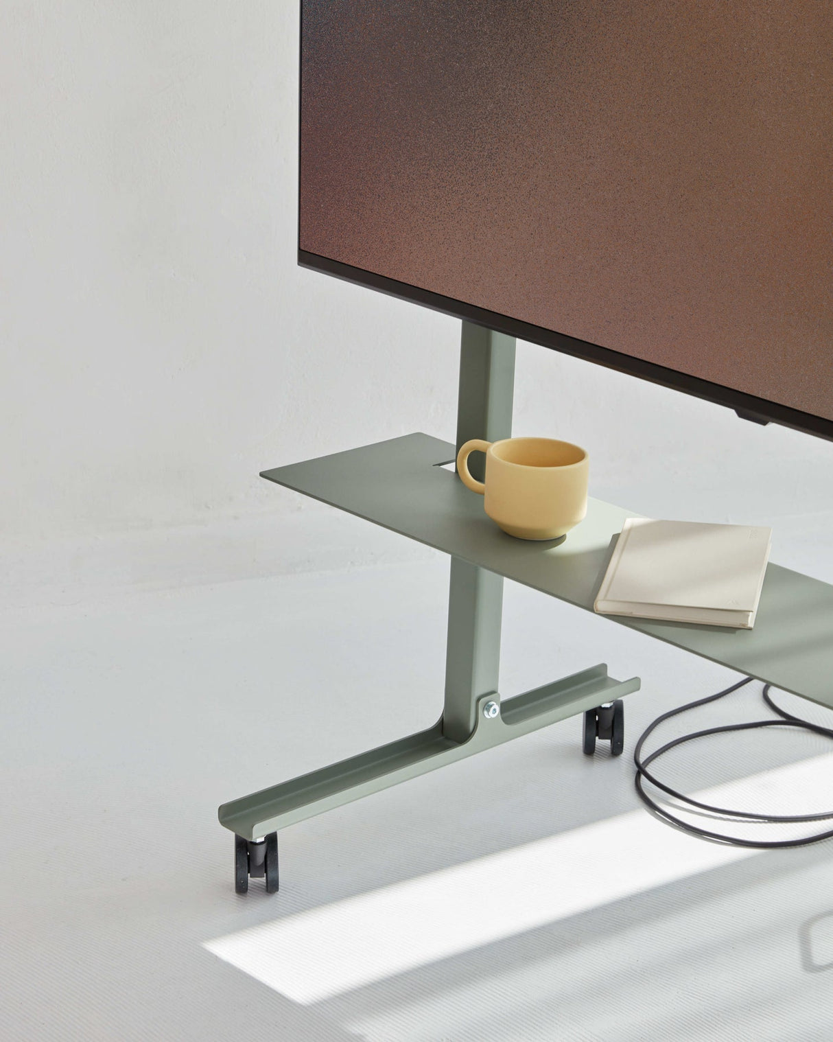 TV STAND STRAIGHT ROLLIN' - MOSSY GREEN