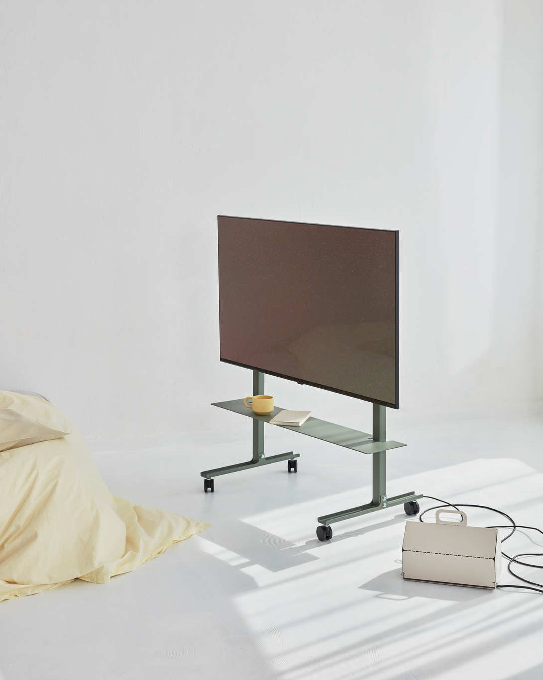 TV STAND STRAIGHT ROLLIN' - MOSSY GREEN