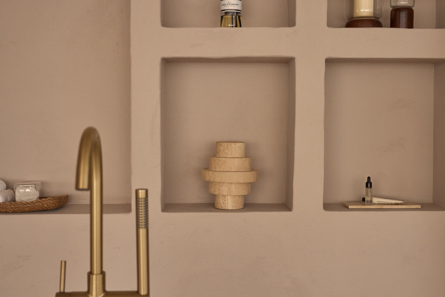 TRAVERTINE AGANO VAAS L