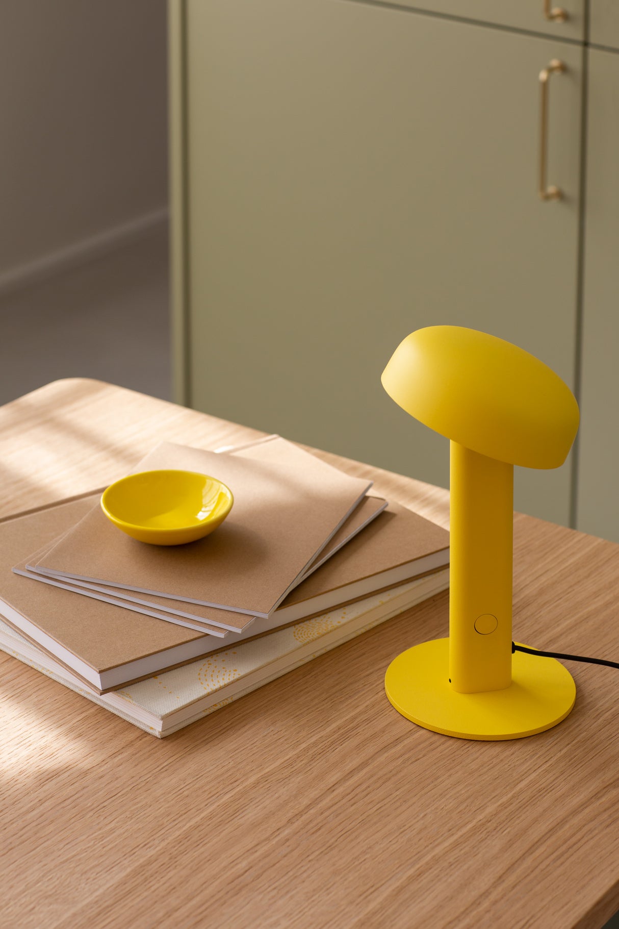 NOD TABLE LAMP - YELLOW