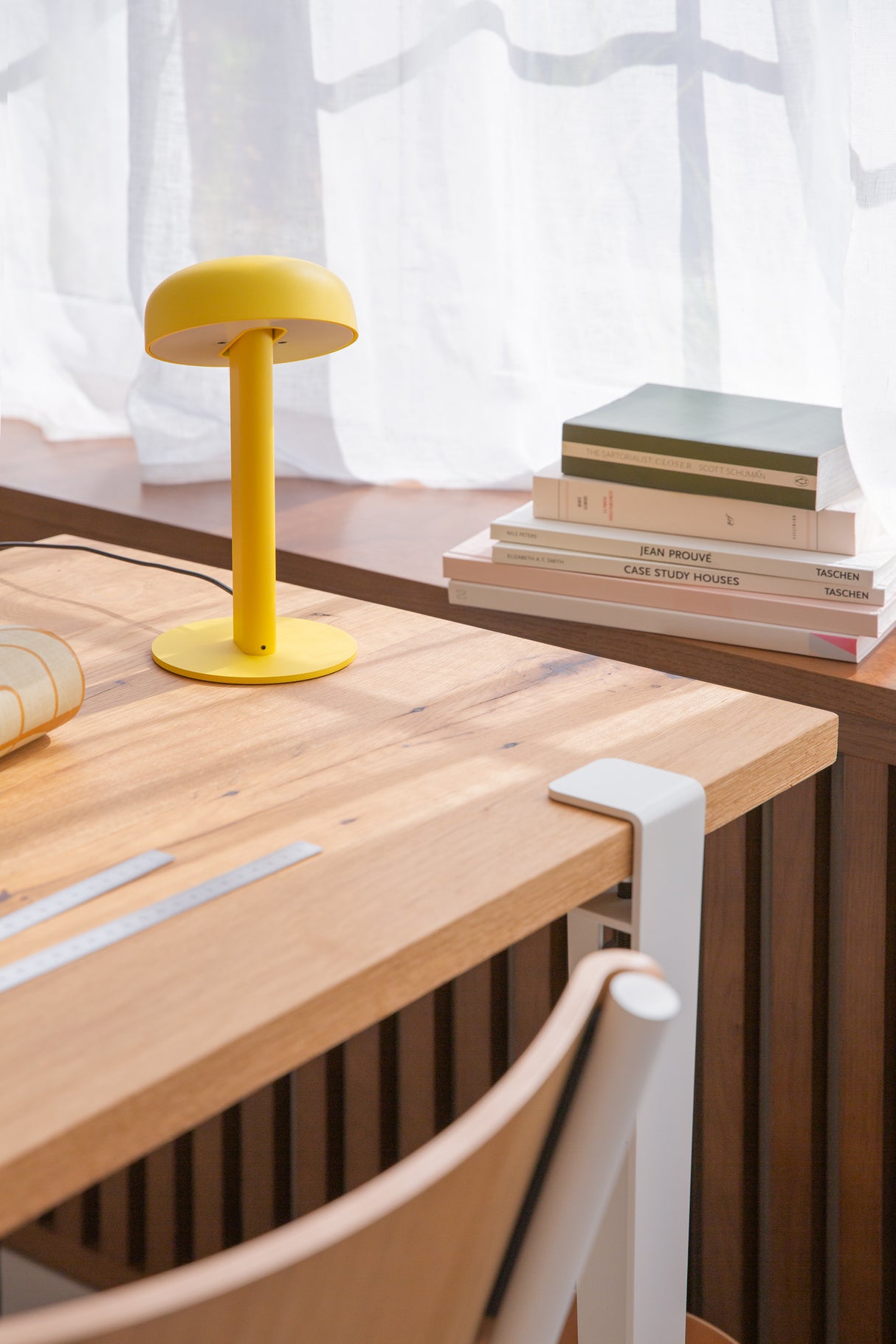 NOD TABLE LAMP - YELLOW