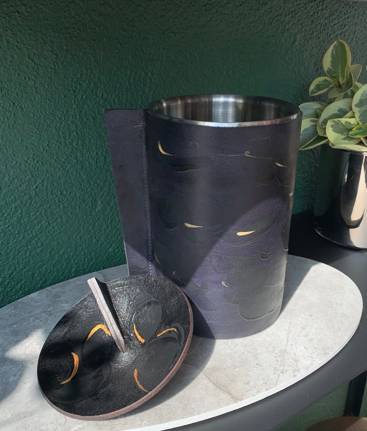 LEDEREN BESCHILDERDE IJSEMMER