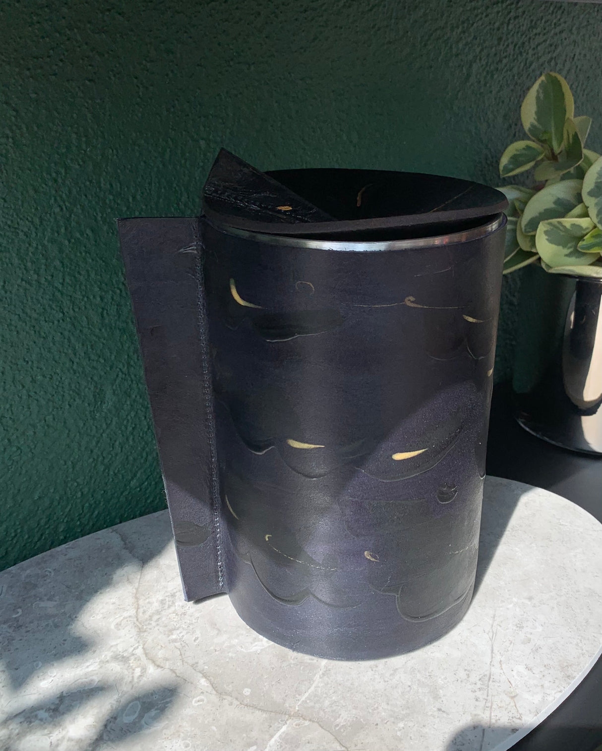 LEDEREN BESCHILDERDE IJSEMMER