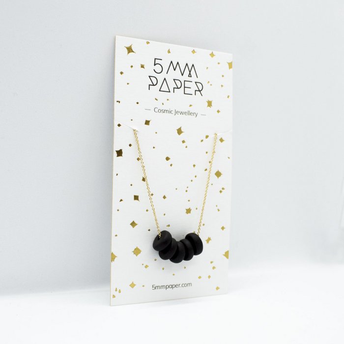 GOUDEN KETTING - ZWARTE KRALEN HANGER