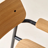 ETUDE LOUNGE CHAIR - HOUT MET ARMLEUNING