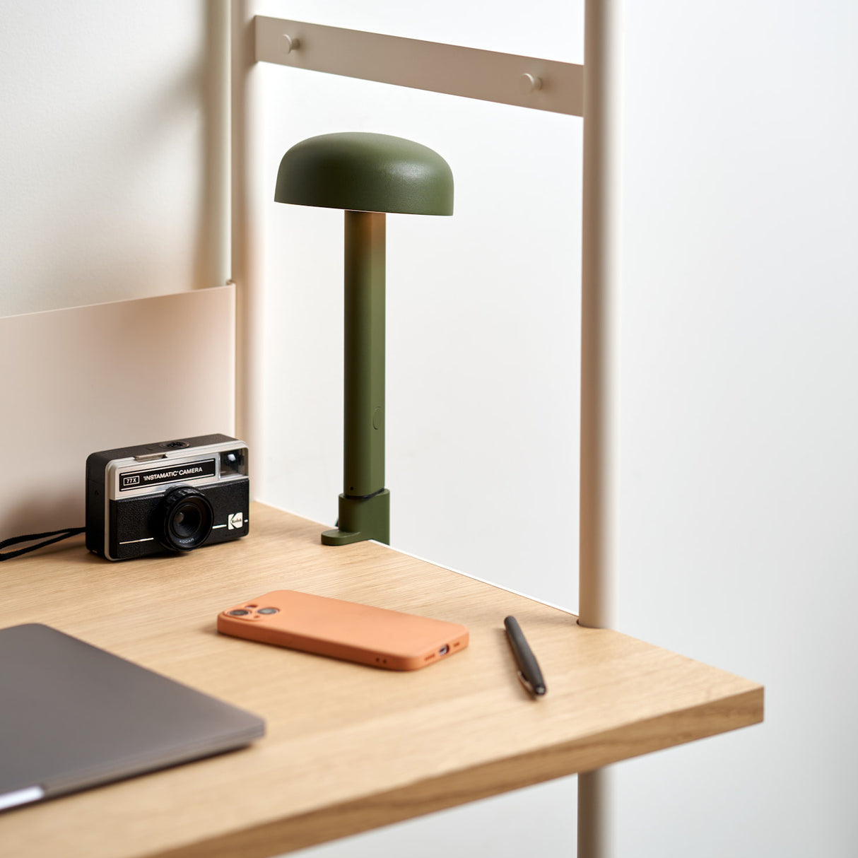 WANDBUREAU LARGE