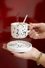 KOFFIEKOP MET SCHOTEL - STIPPEN