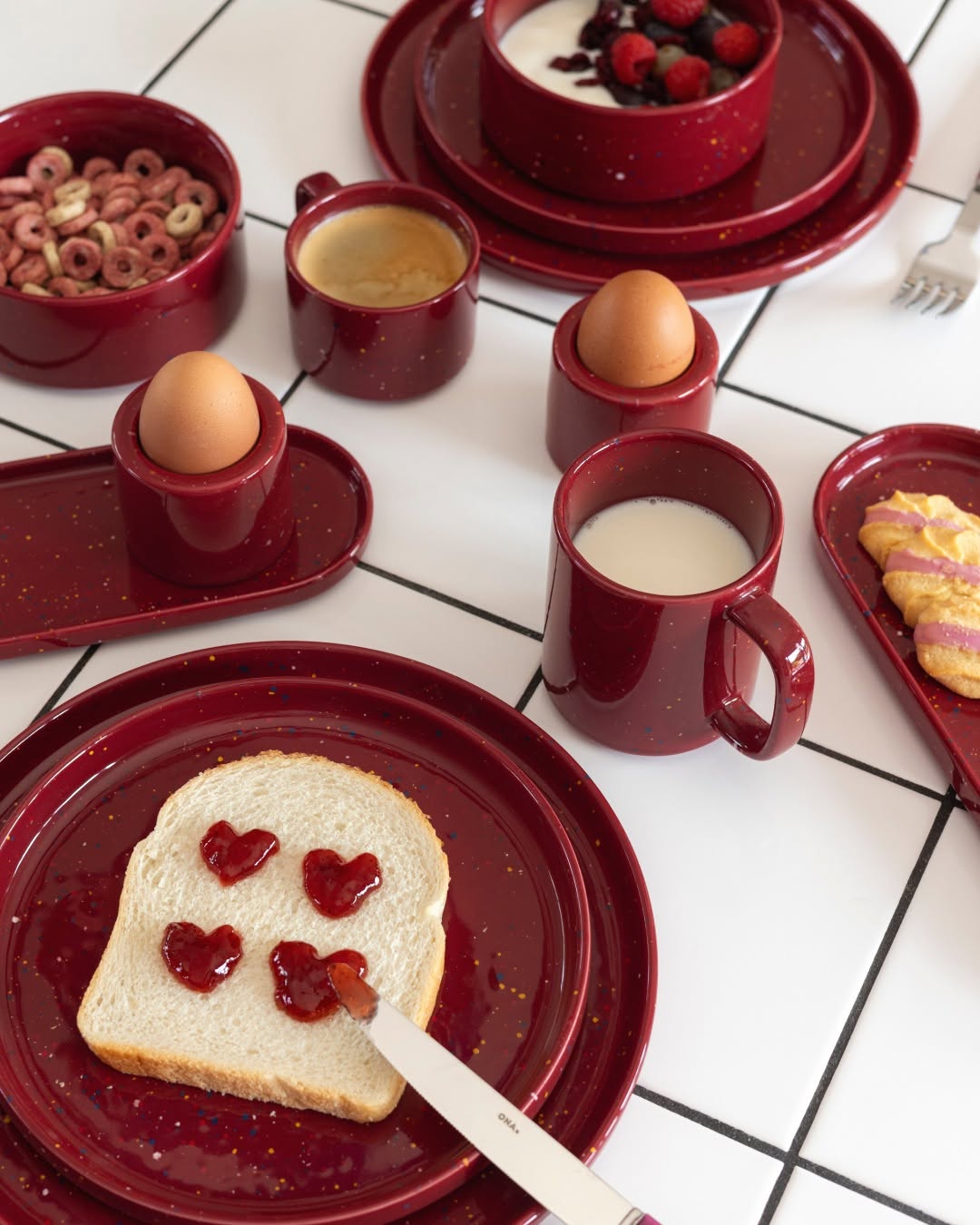 KOM FIKA - BURGUNDY