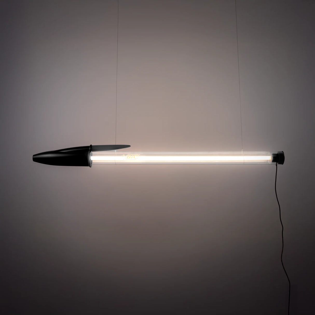 BIC LAMP - ZWART