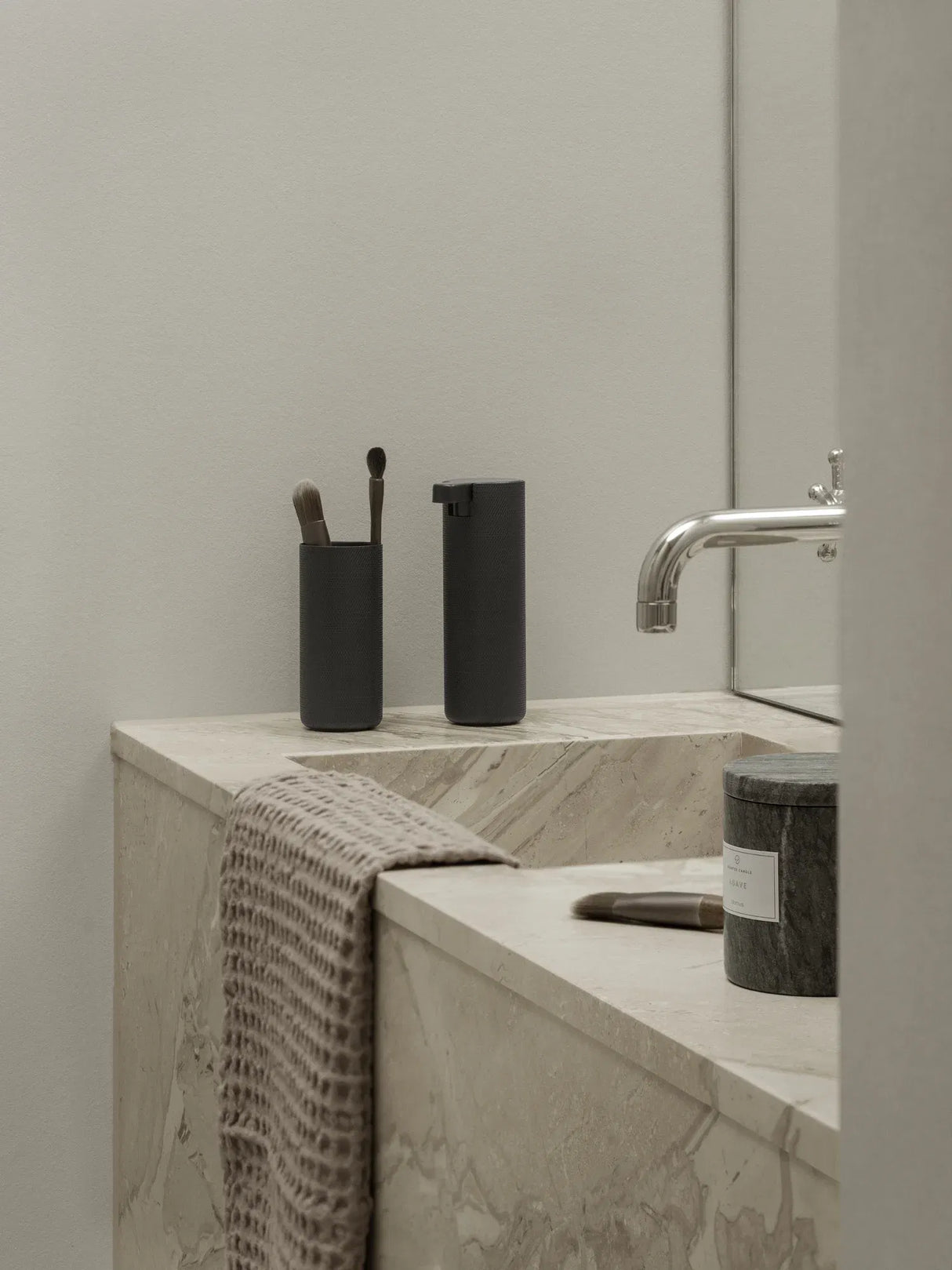 MODO ROF ZEEP DISPENSER - BLACK