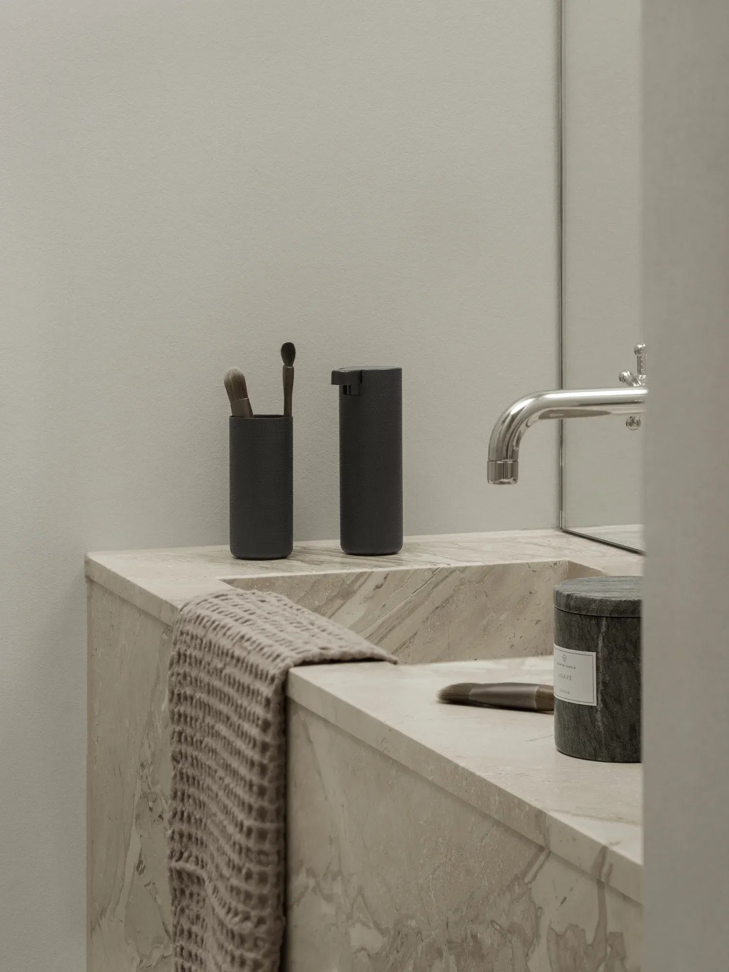 MODO ROF ZEEP DISPENSER - BLACK