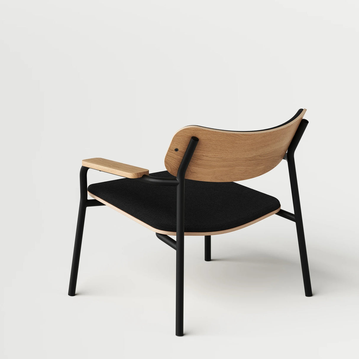 ETUDE LOUNGE CHAIR - ZWARTE STOF MET ARMLEUNING