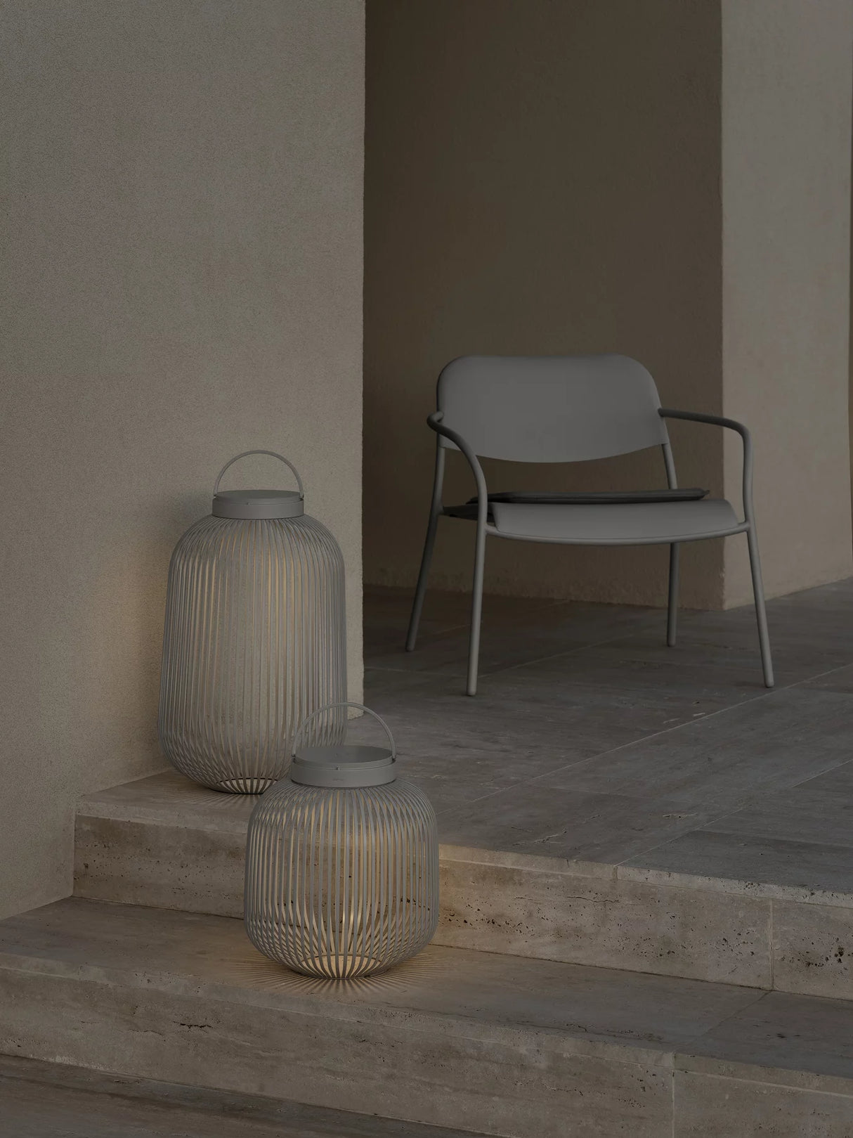 LOUNGE CHAIR - SILK GRAY