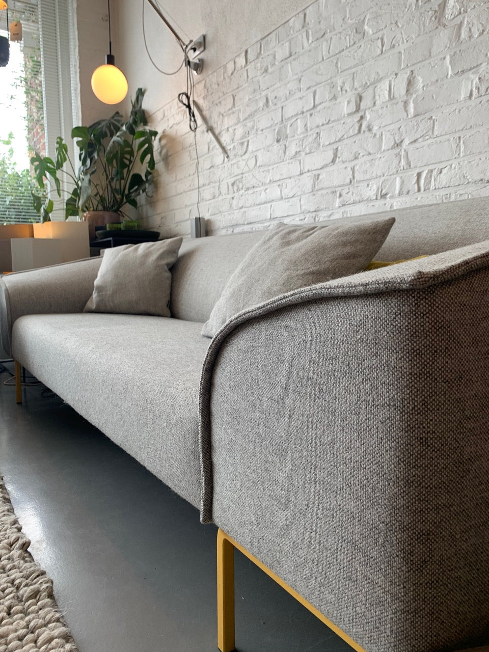 SHOWROOMMODEL SEAM SOFA - PROSTORIA
