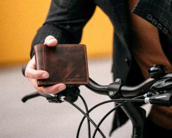 BRUIN LEDEREN PORTEFEUIILLE - COMPACT BILLFOLD