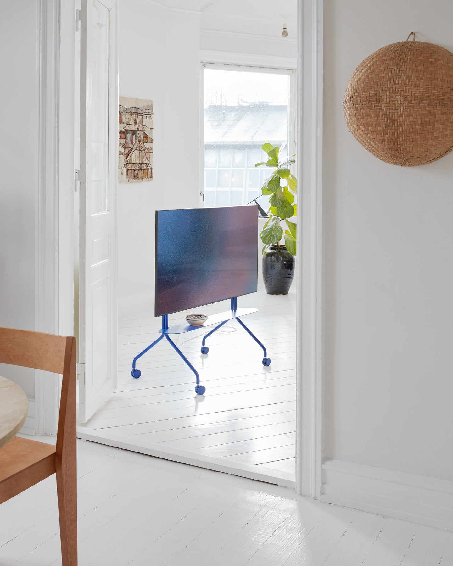 TV STAND MOON ROLLIN' - MARINE