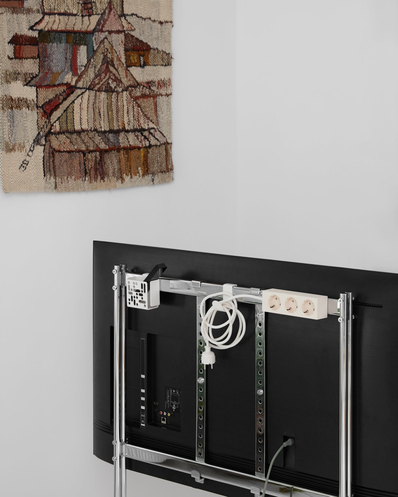 TV STAND MOON ROLLIN' - CHROME