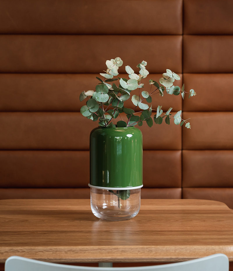 CAPSULE VAAS - OLIVE