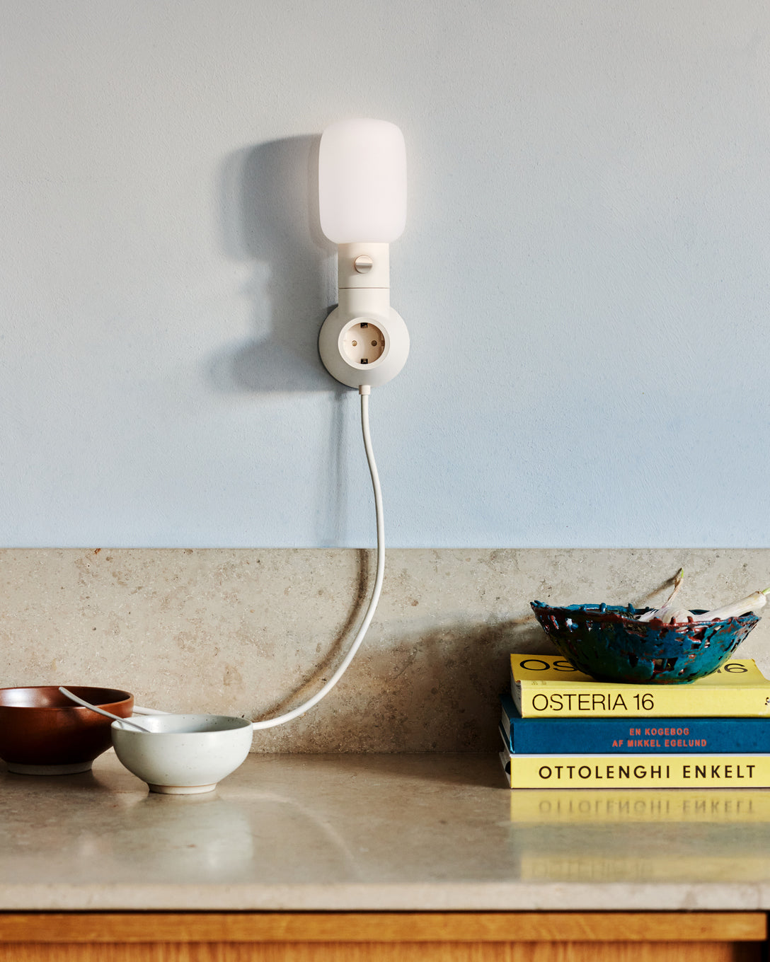 PLUG-IN LAMP - PEARL