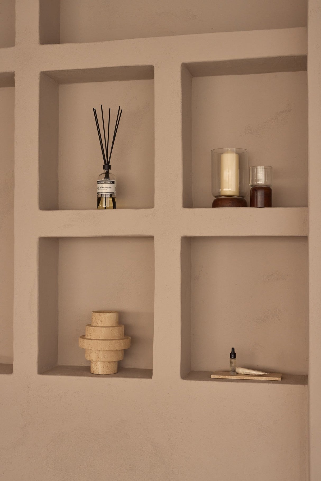 TRAVERTINE AGANO VAAS M