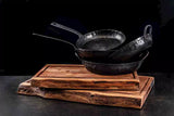 ESSENTIALS BAKPAN MET 2 HANDVATTEN - 24 CM