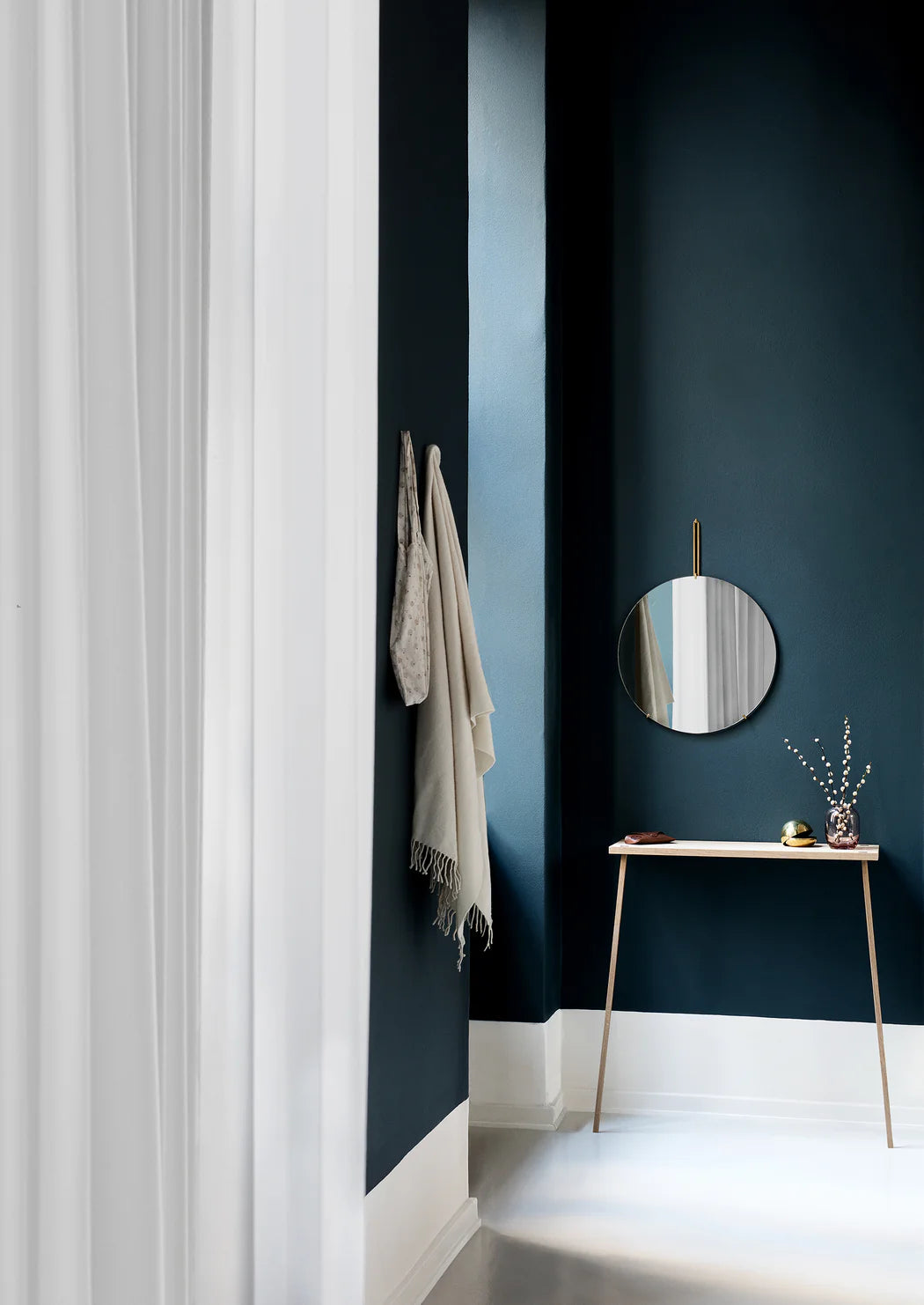 WALL MIRROR - BRASS - 30 CM