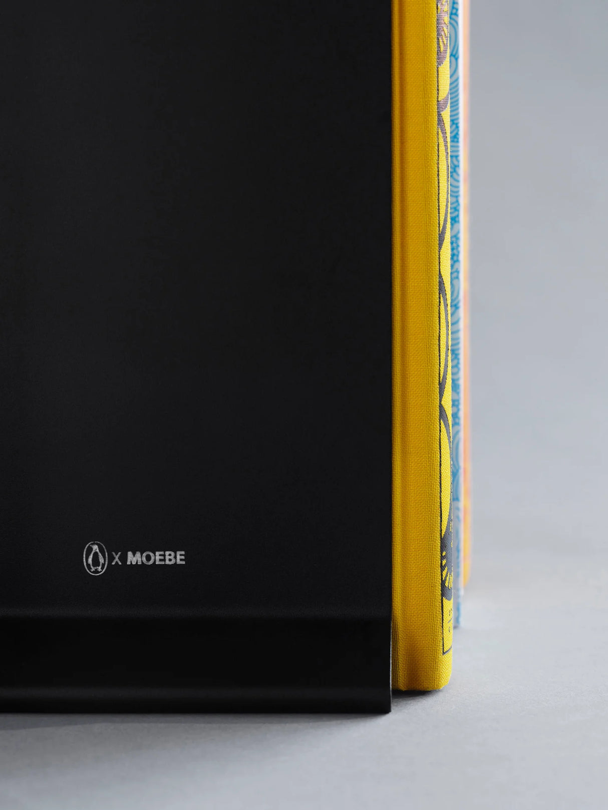 MOEBE BOOK STAND - ZWART