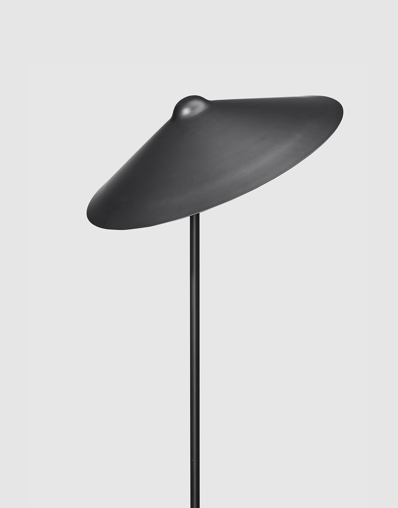 TOONZAALMODEL - BONNETT STAANDE LAMP