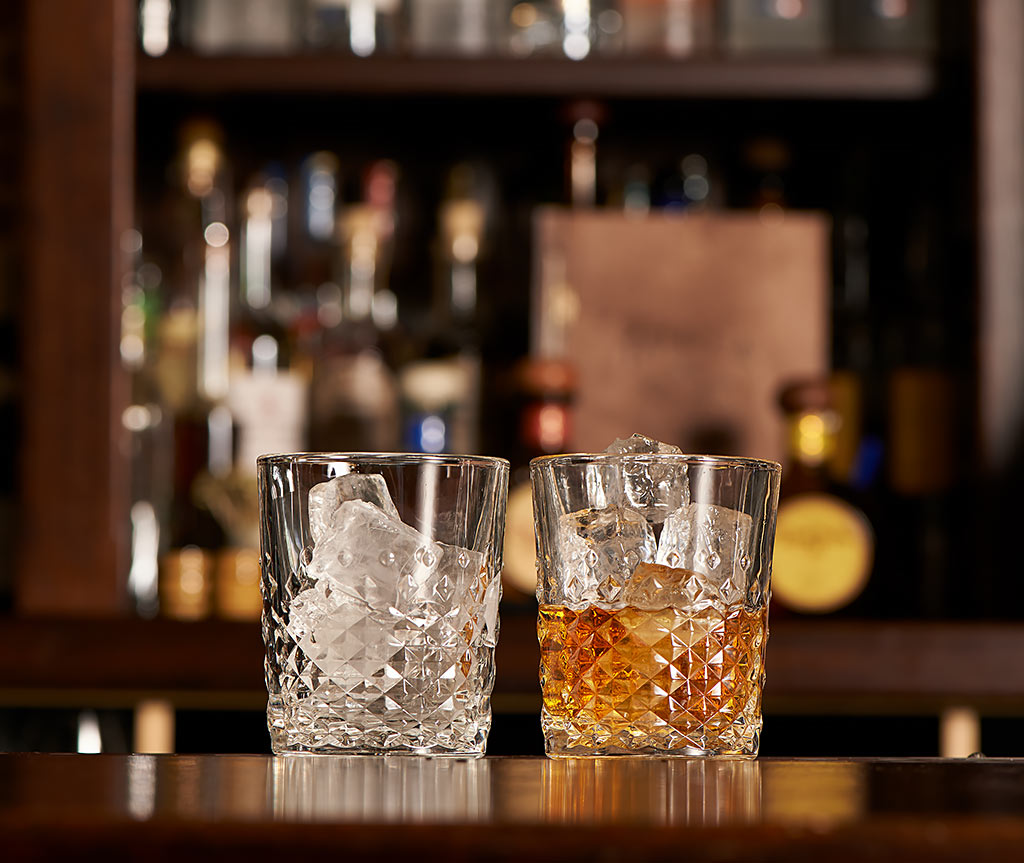 CARATS COCKTAIL- OF WHISKEY GLAS