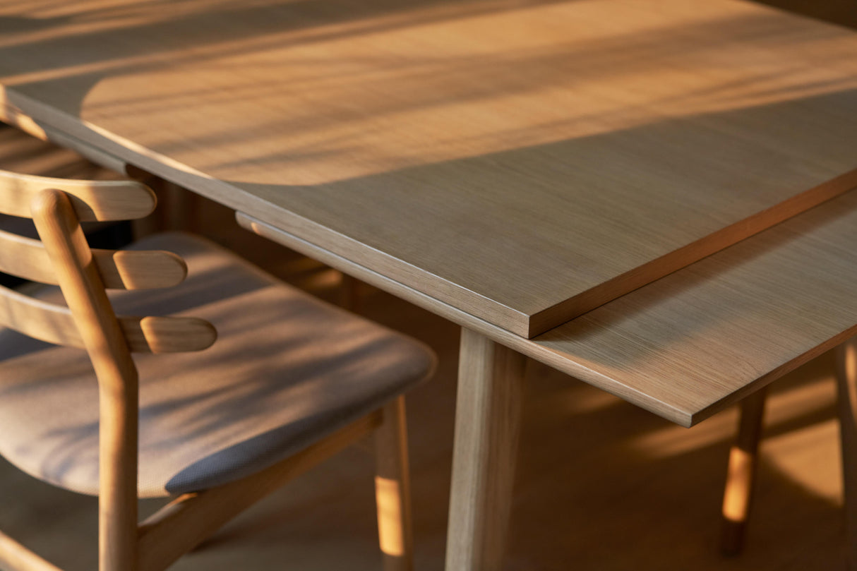 C65 ASTRUP - UITSCHUIFBARE TAFEL
