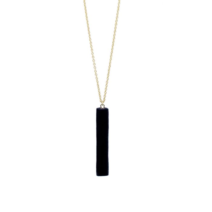 GOUDEN KETTING - ZWARTE STAAF HANGER
