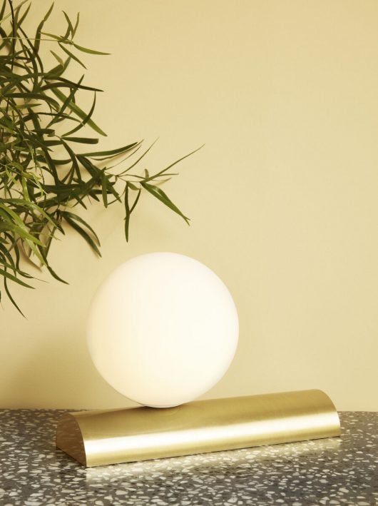TAFELLAMP GOUD/OPAAL